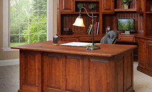 Meja Sekretaris Kayu Solid vs MDF untuk Interior Modern dan Klasik